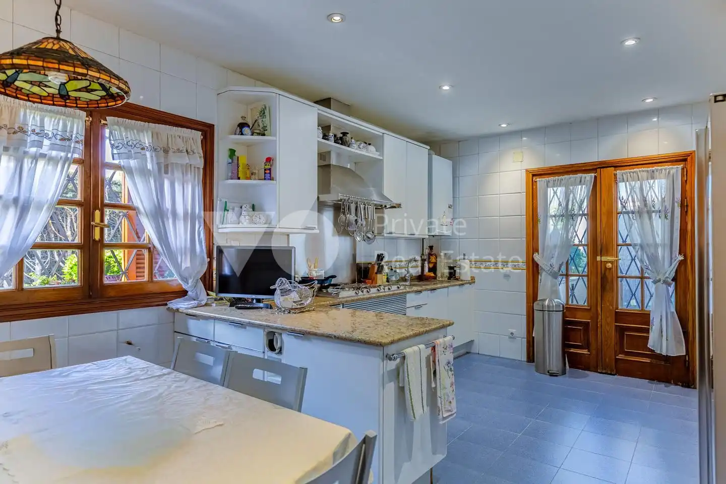 Cocina de Casa o chalet en venta en Madrid con Aire acondicionado, Calefacción y Jardín privado