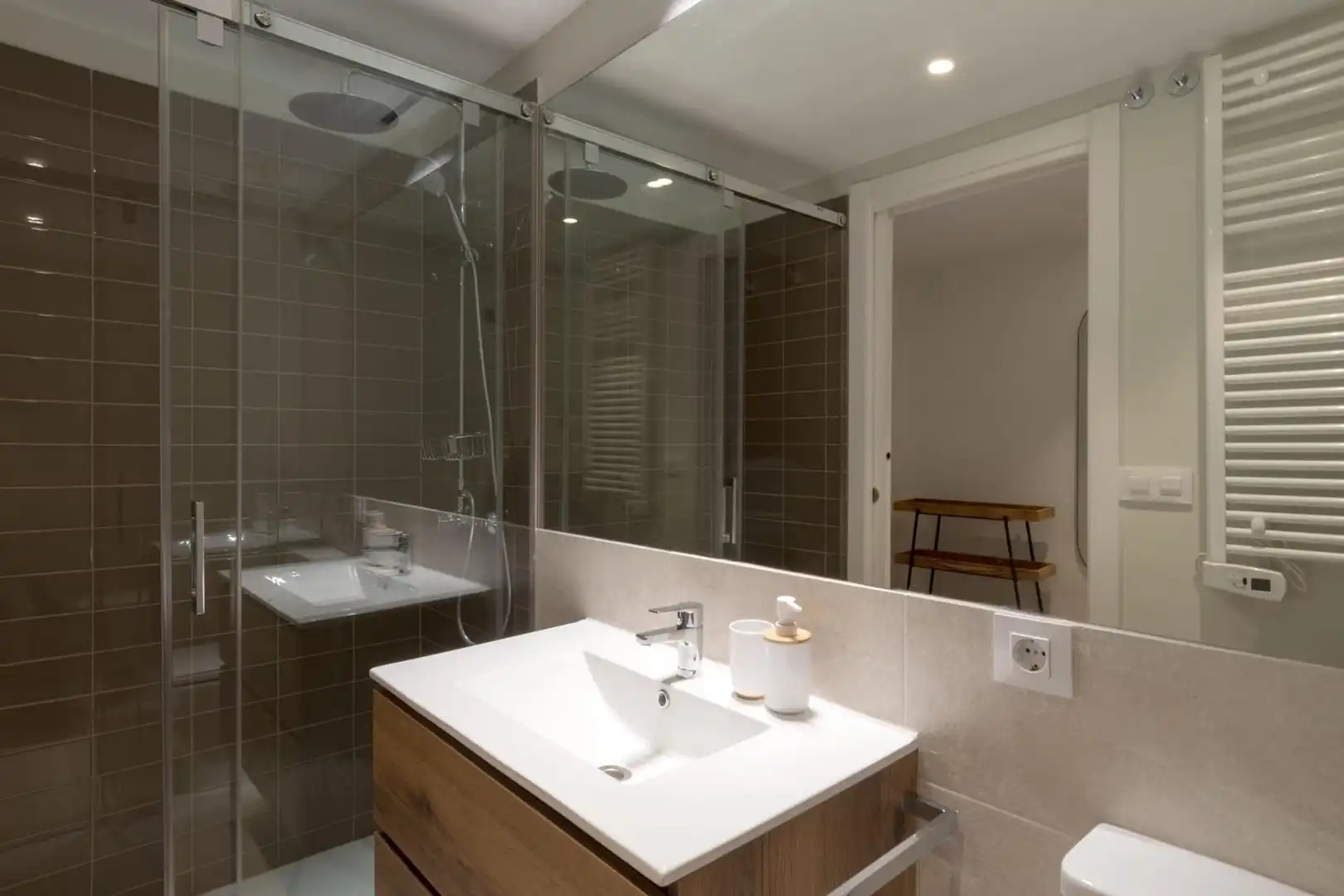 Baño de Estudio de alquiler en Madrid con Aire acondicionado, Calefacción y Terraza