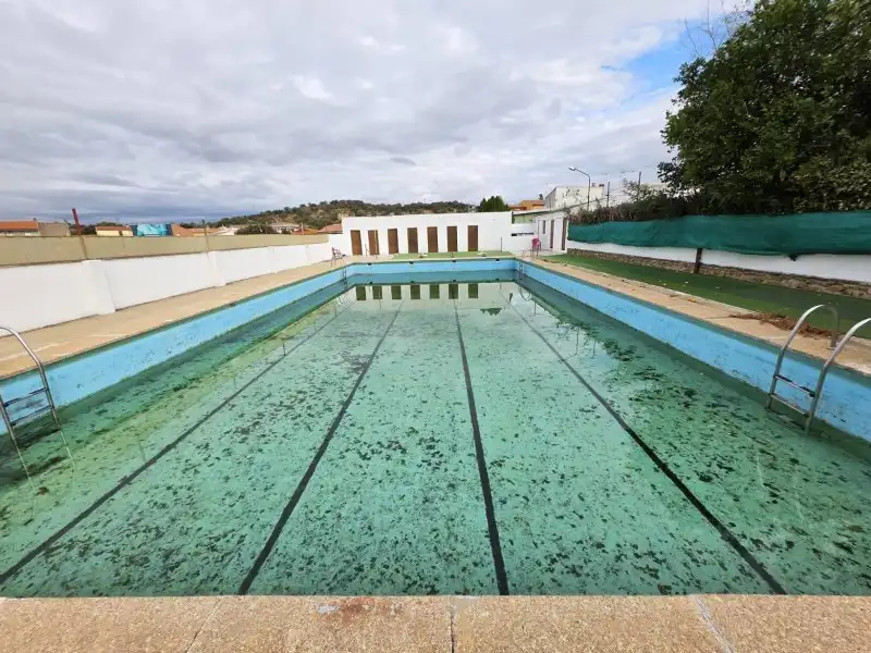 Piscina de Casa o chalet en venta en Valdeobispo con Terraza y Piscina
