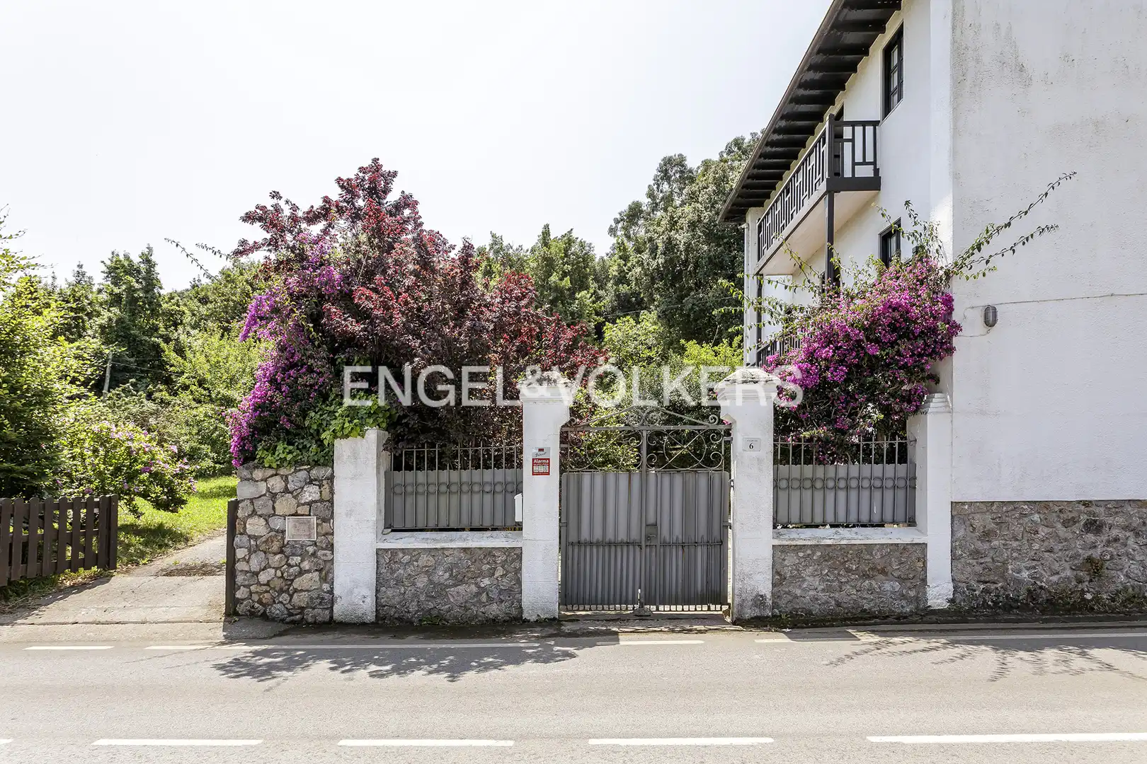 Vista exterior de Casa o chalet en venta en Arnuero con Calefacción, Jardín privado y Terraza