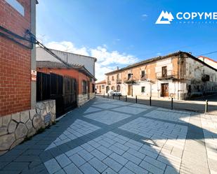 Vista exterior de Casa o xalet en venda en Alcabón amb Aire condicionat, Calefacció i Jardí privat