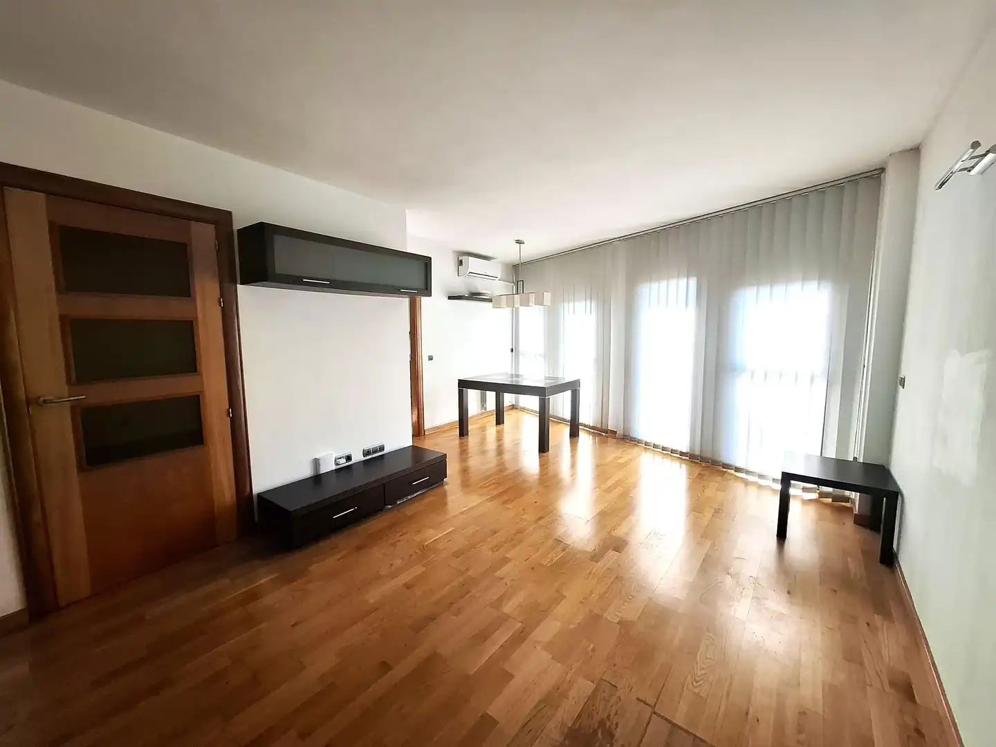 Sala de estar de Dúplex en venta en Olesa de Montserrat con Aire acondicionado, Calefacción y Jardín privado