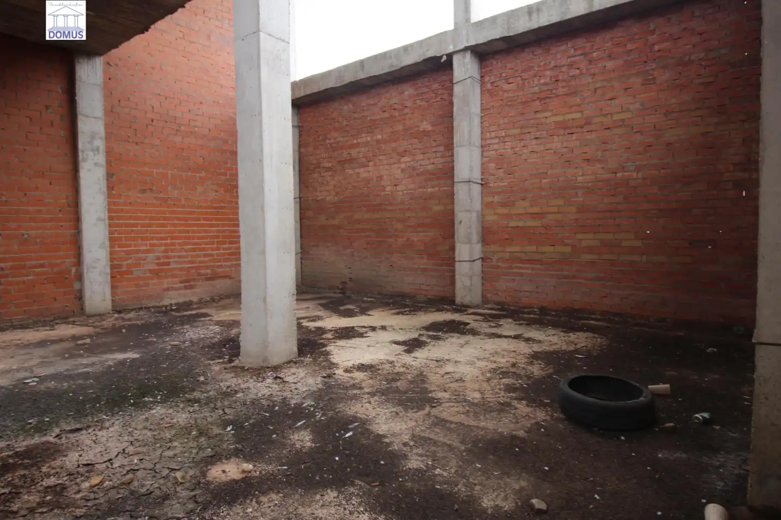Commercial properties for sale in Valdelacalzada