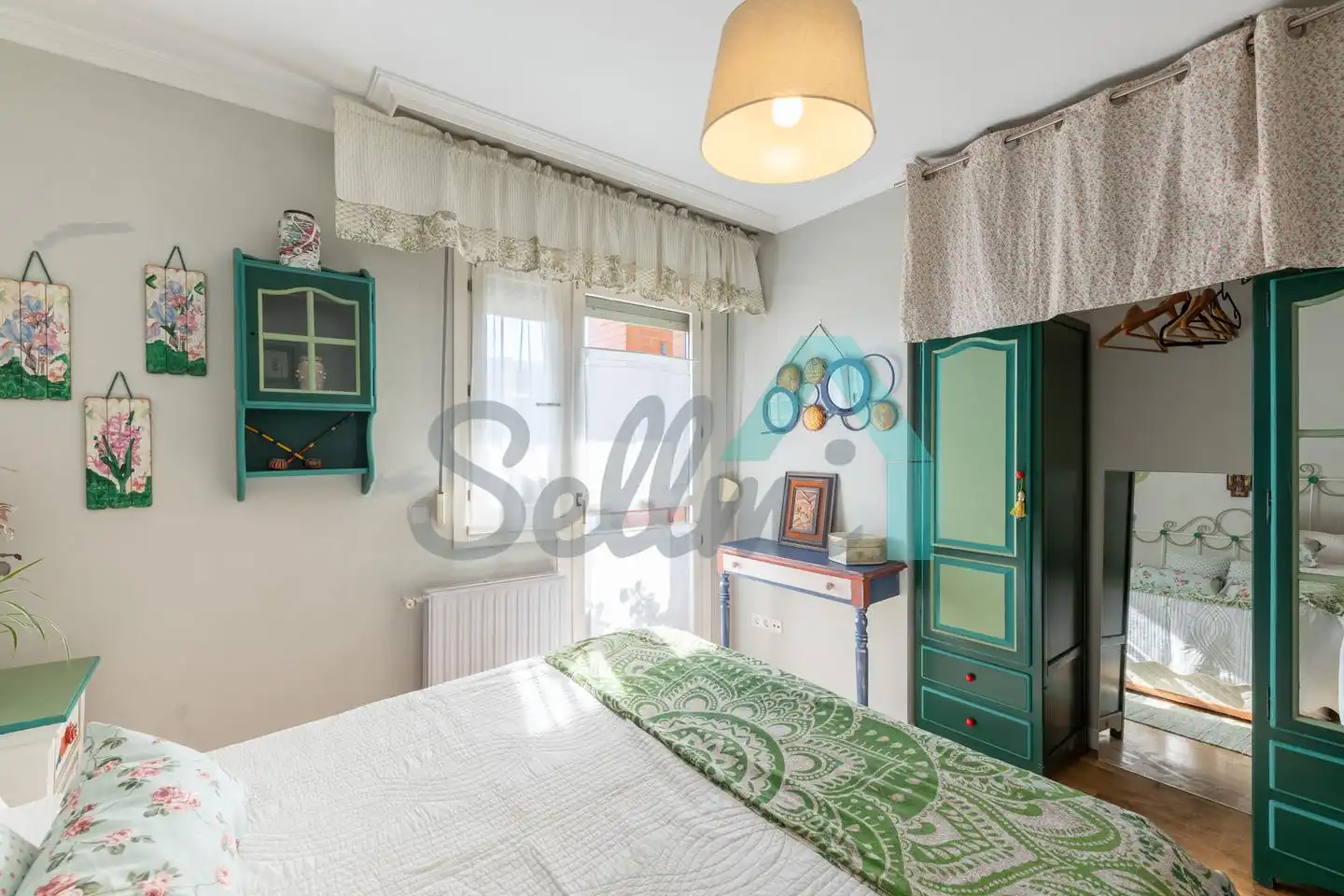 Schlafzimmer von Wohnung zur untervermieten in Siero mit Heizung, Privatgarten und Parkett
