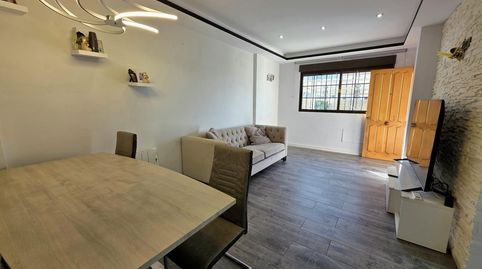 BONITO ADOSADO REFORMADO CON PISCINA PRIVADA EN SECTOR 25  TORREVIEJA  4 HAB, 2 BAÑOS, SOLEADO., imatge 3