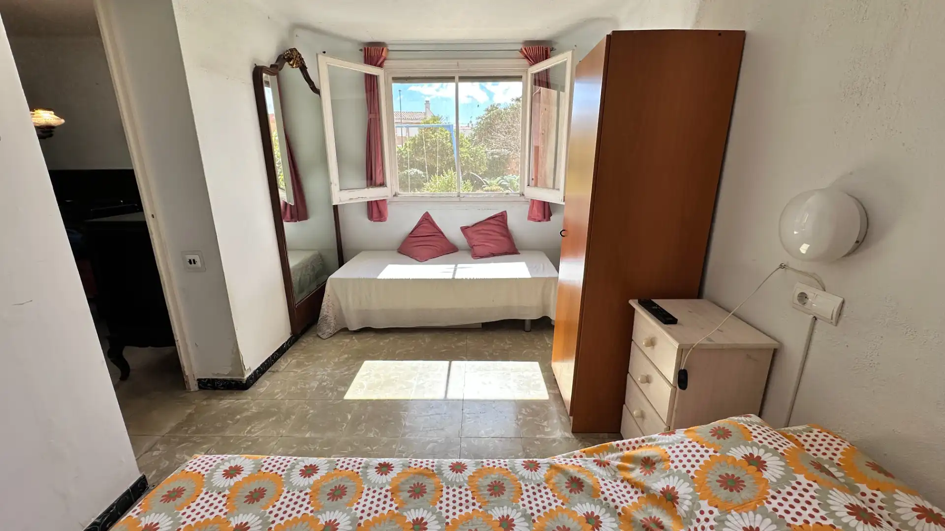 Dormitori de Casa o xalet en venda en Reus amb Calefacció, Jardí privat i Terrassa