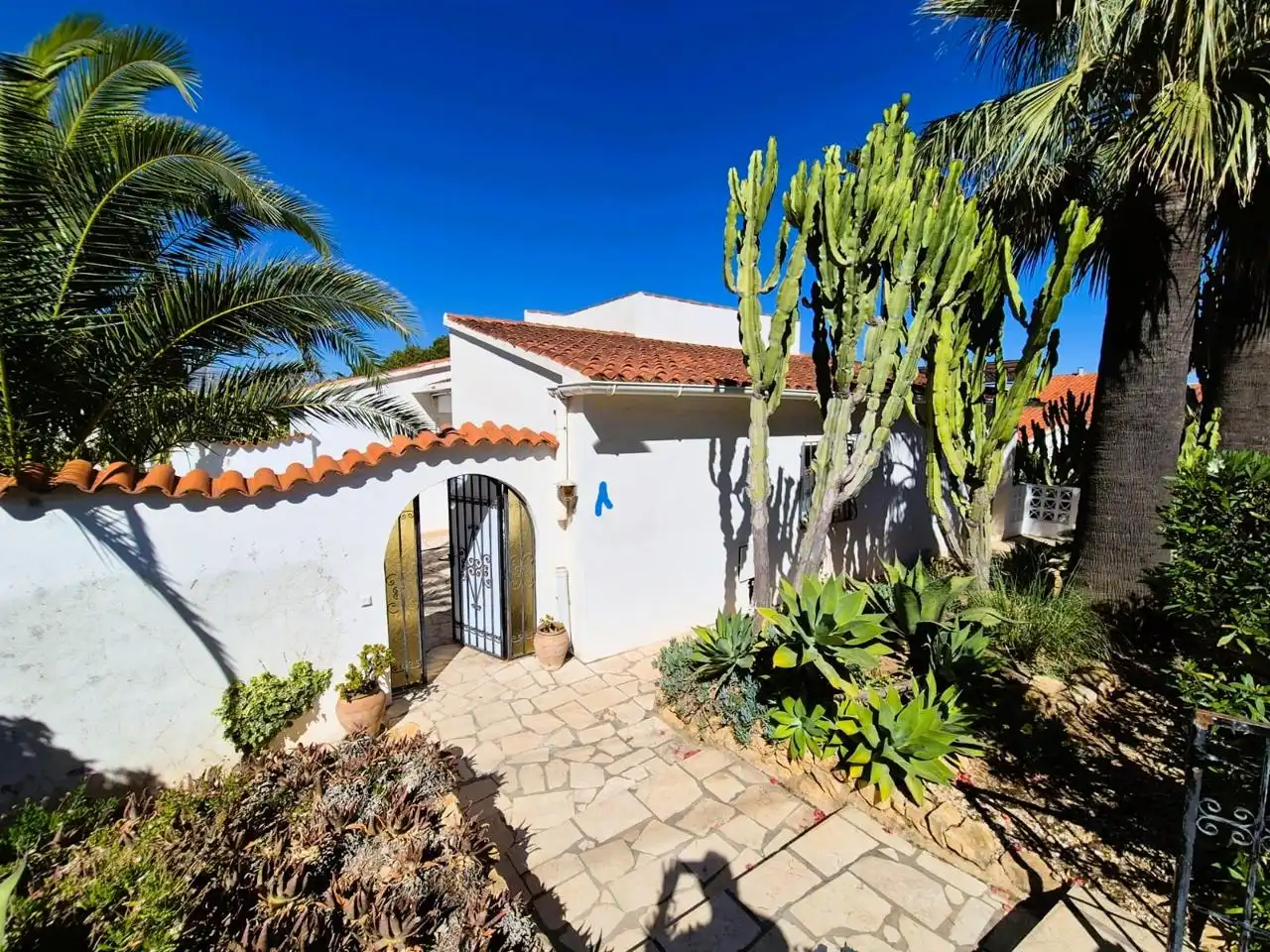 Vista exterior de Casa o chalet en venta en La Nucia con Jardín privado y Terraza