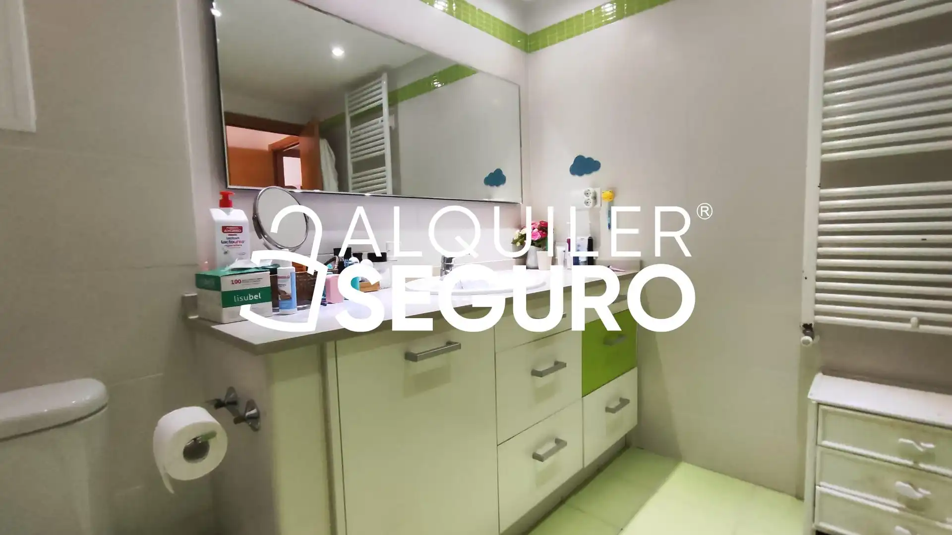 Bathroom of Flat for rent in Valencia  with Air Conditioner, Heating and Terrace