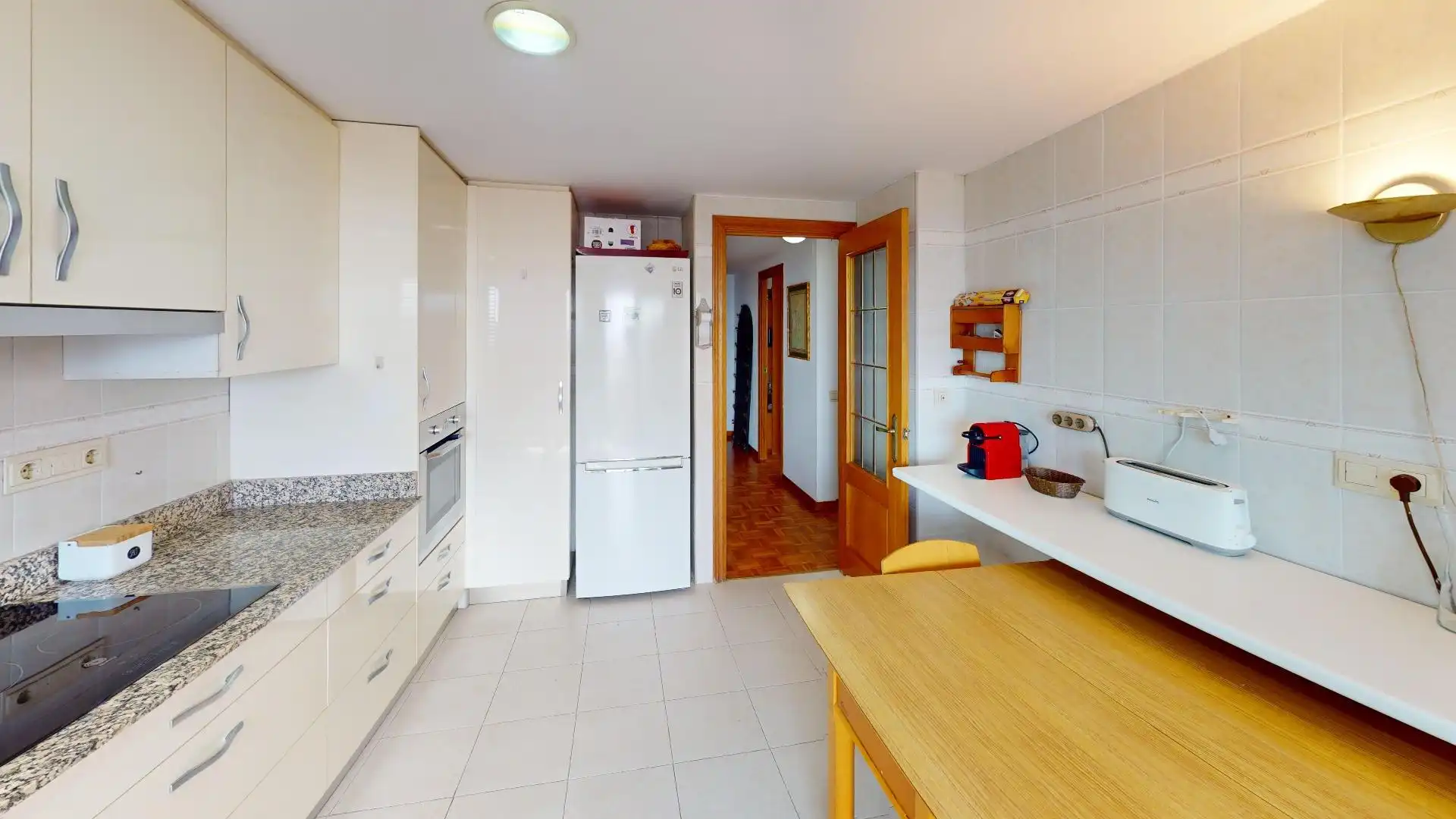 Cocina de Piso de alquiler en Valencia con Aire acondicionado, Parquet y Amueblado