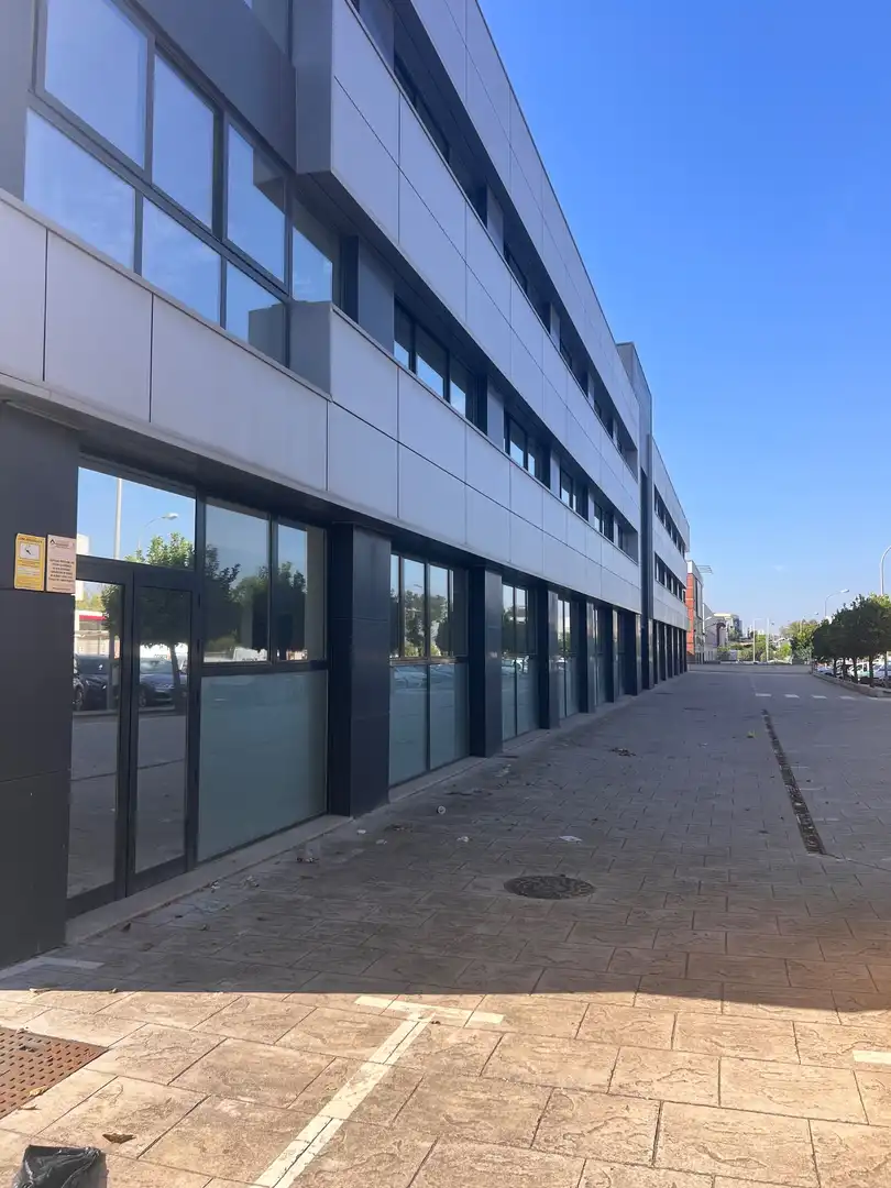 Mixt residencial amb ascensor de lloguer a Artesania 22, imagen 4