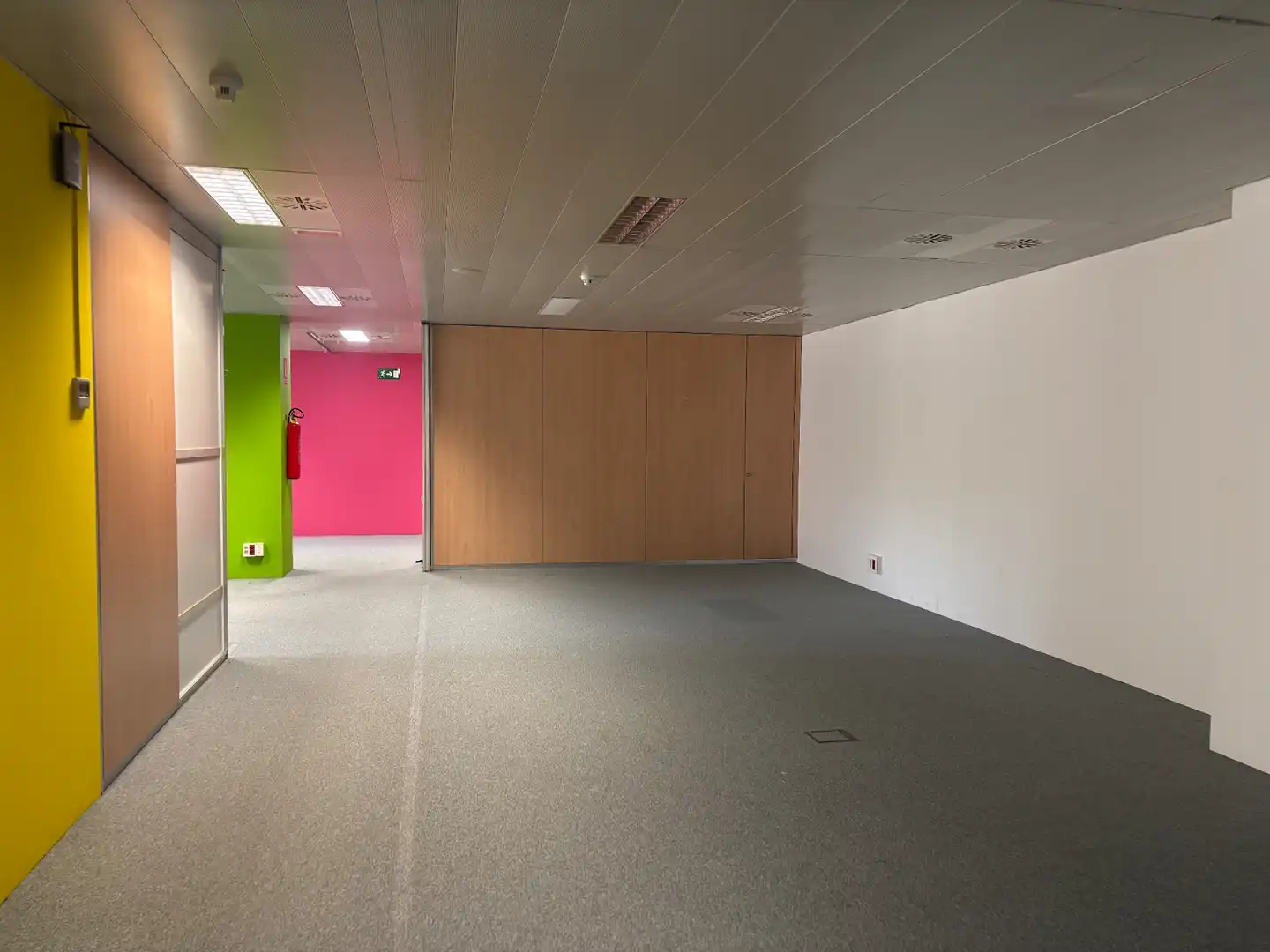 Büro zum Verkauf in Barcelona mit Klimaanlage, Heizung und Internet