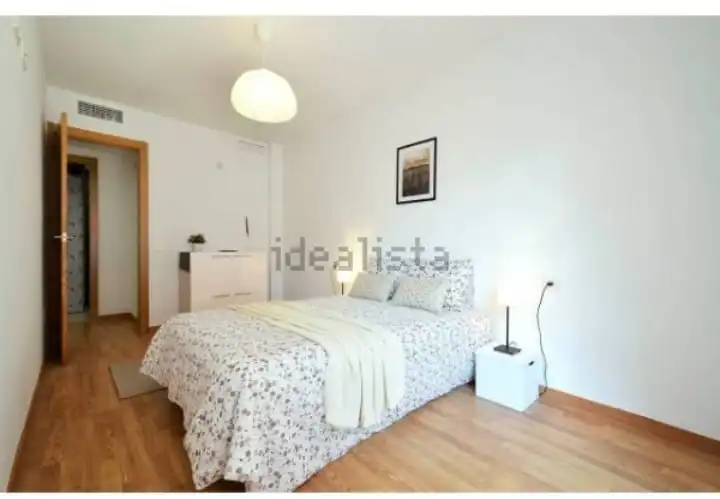 Dormitori de Pis en venda en Badalona amb Aire condicionat, Calefacció i Terrassa