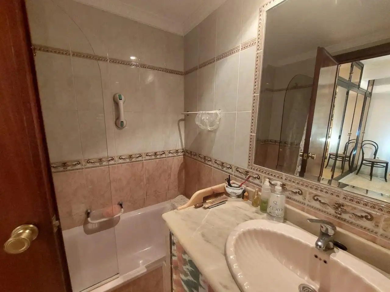 Baño de Piso de alquiler en Cádiz con Balcón