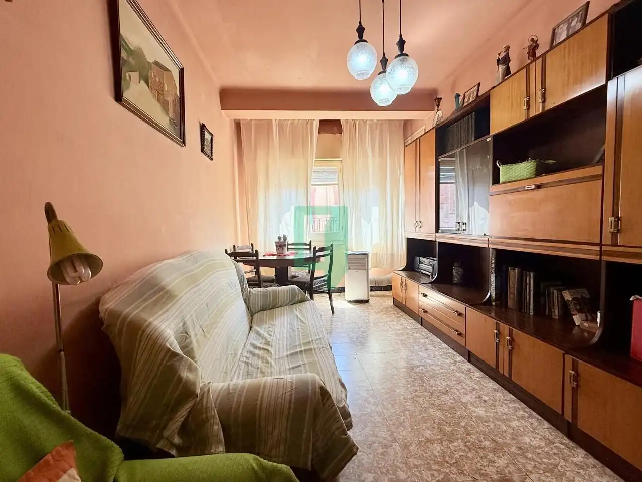 Sala d'estar de Casa adosada en venda en Badalona amb Terrassa i Balcó