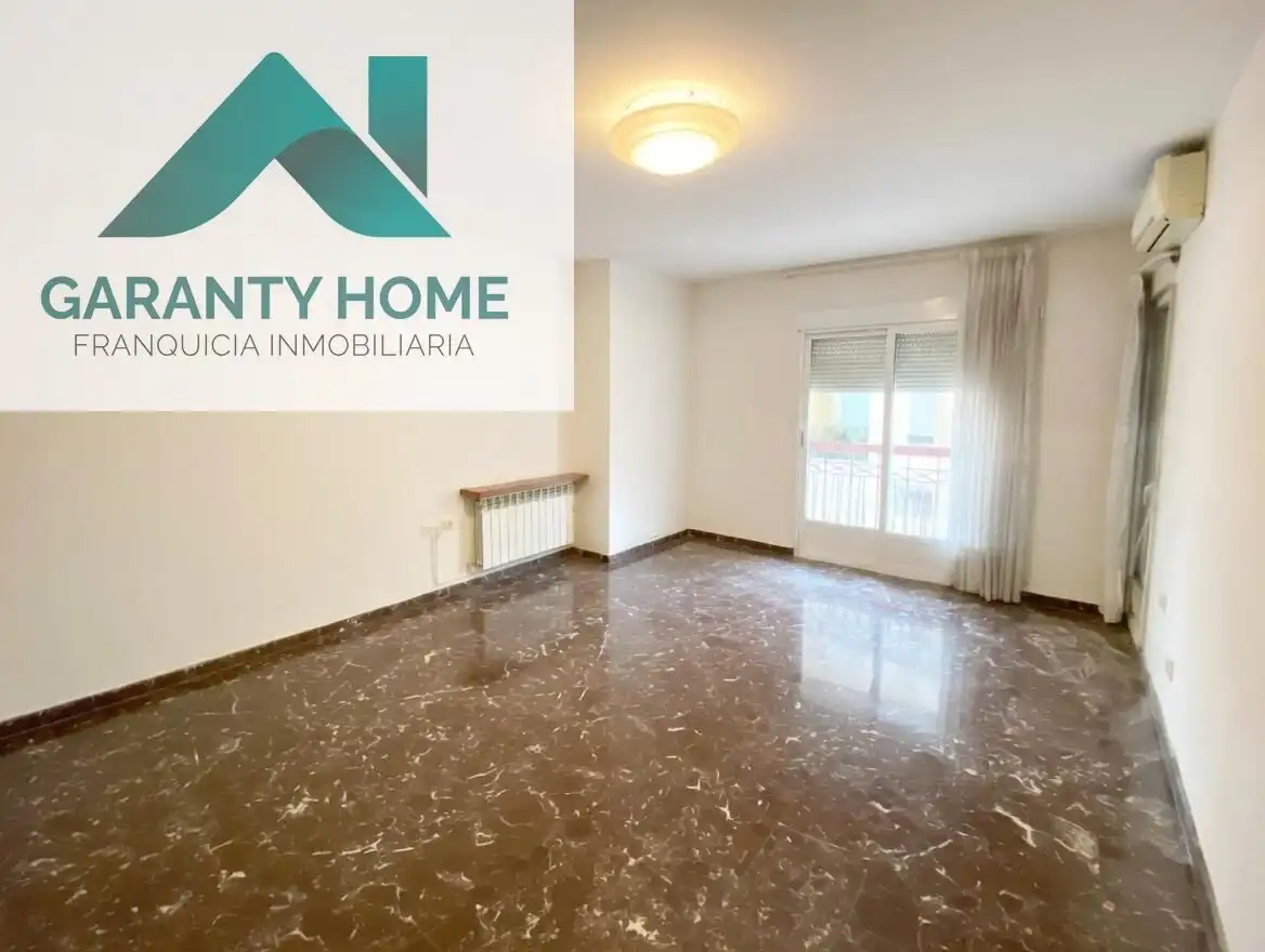 Wohnzimmer von Wohnung zum Verkauf in Martos mit Klimaanlage, Abstellraum und Balkon