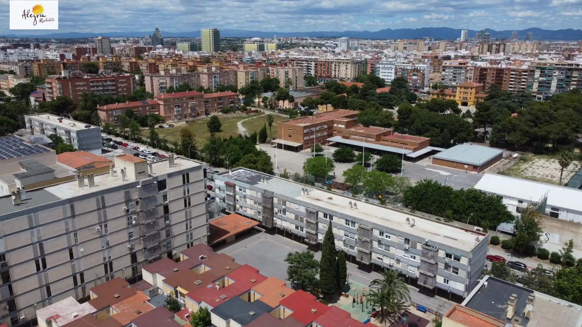 Vista exterior de Piso en venta en Valencia con Aire acondicionado, Terraza y Amueblado