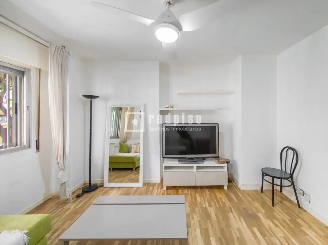 Sala de estar de Apartamento de alquiler en Madrid con Calefacción, Parquet y Terraza