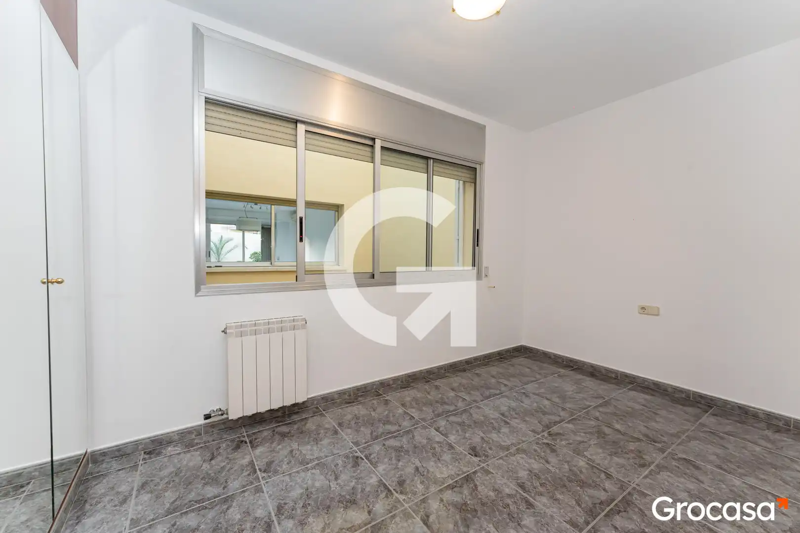 Bedroom of Houses for sale in Cornellà de Llobregat  with Air Conditioner, Heating and Terrace