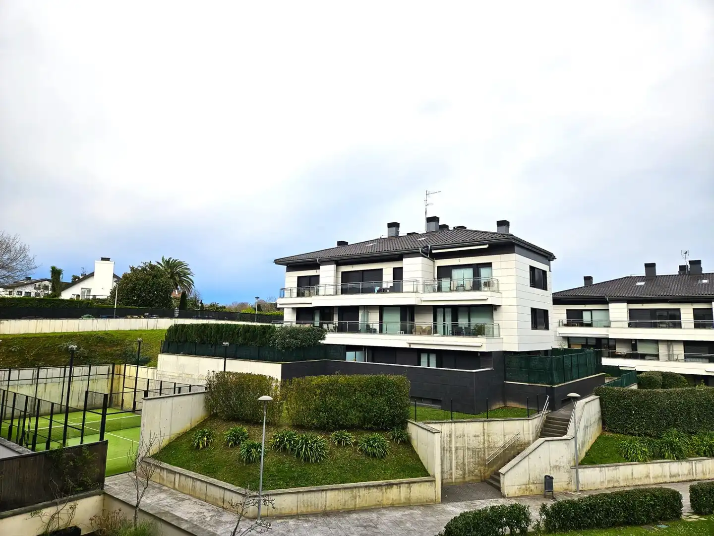 Vista exterior de Piso en venta en Donostia - San Sebastián  con Calefacción, Jardín privado y Terraza