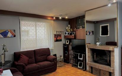 Living room of House or chalet for sale in Montcada i Reixac