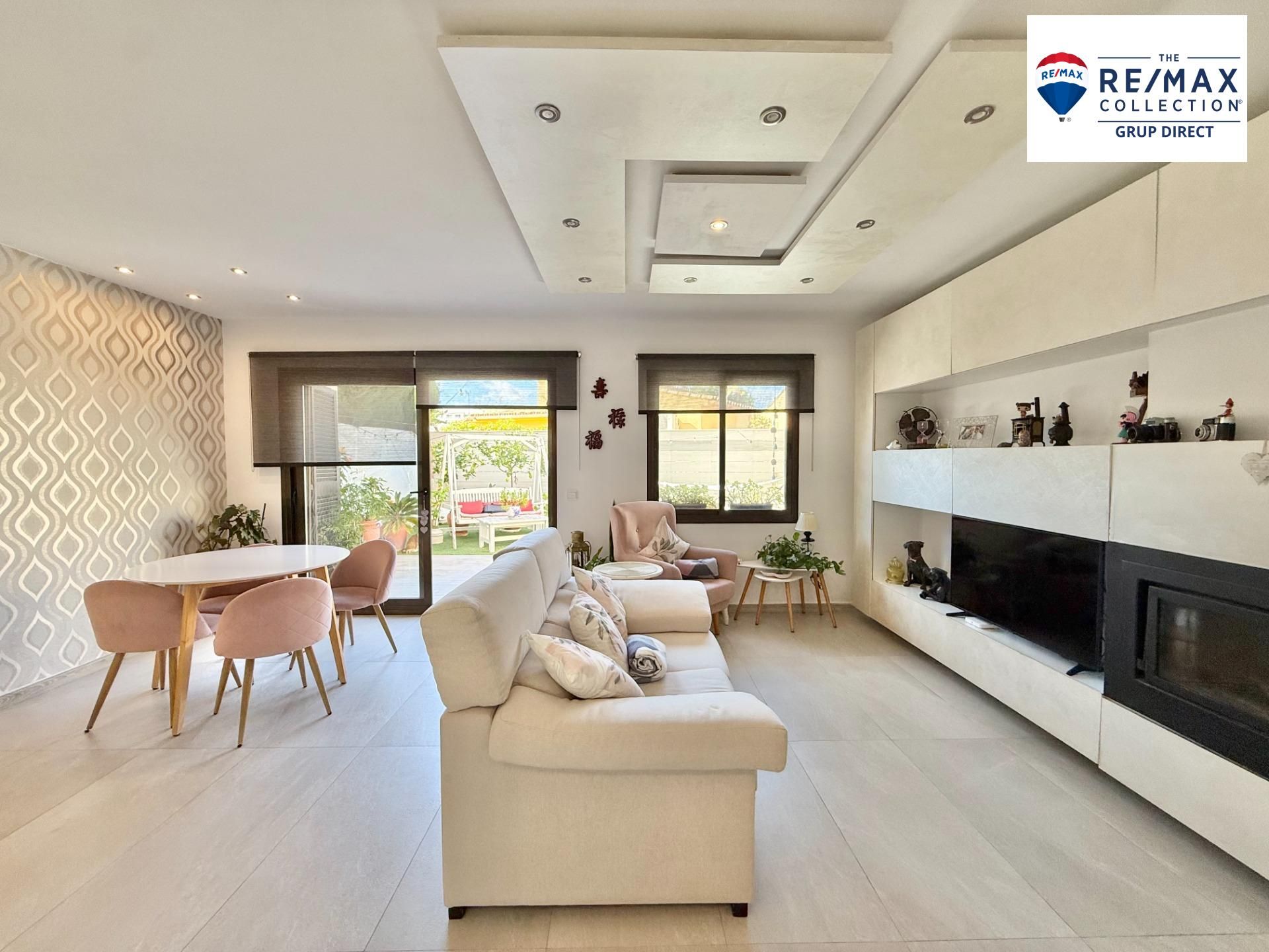 Living room of Single-family semi-detached for sale in Calvià  with Air Conditioner, Private garden and Storage room