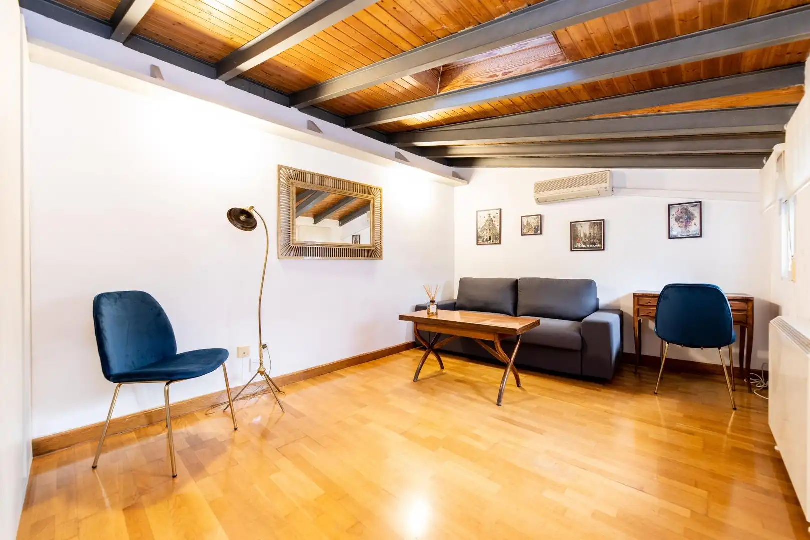 Living room of Study for rent in Madrid  with Air Conditioner, Heating and Furnished