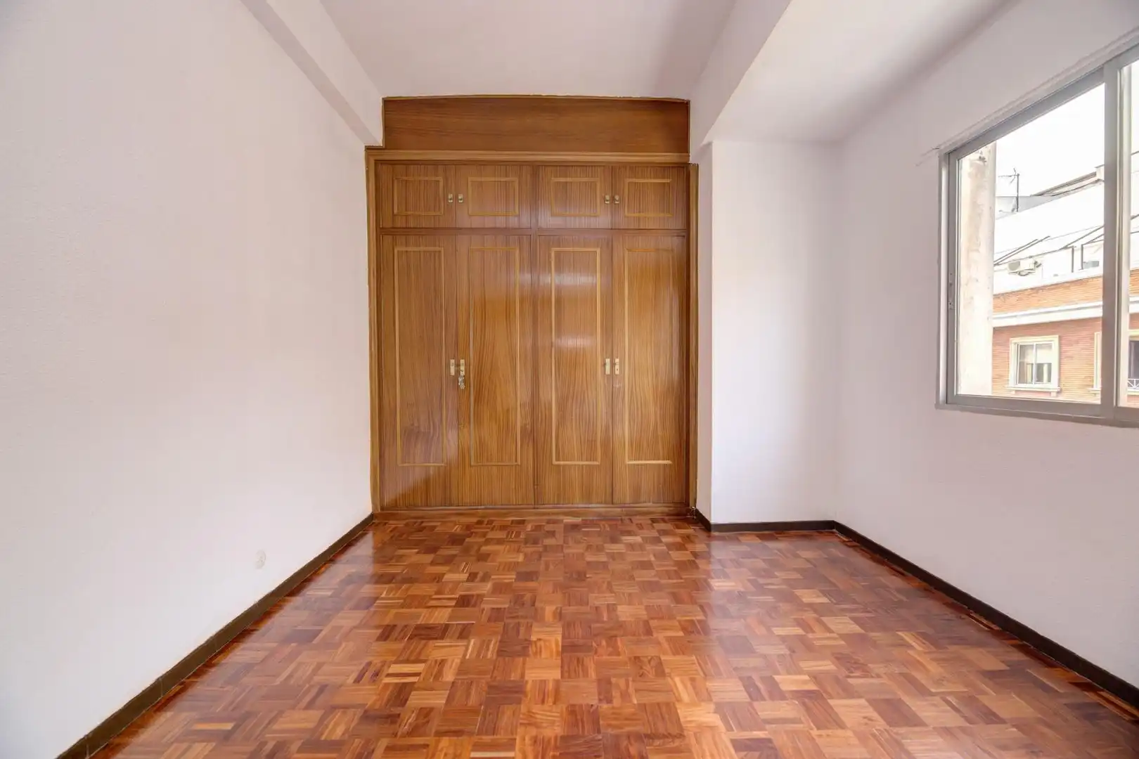 Dormitori de Pis de lloguer en Madrid amb Aire condicionat, Calefacció i Parquet