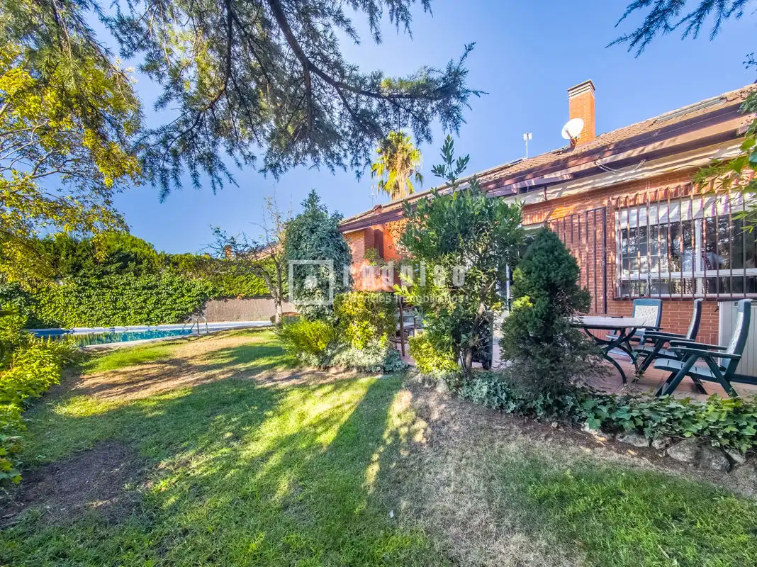 Villa à vendre à  Urbanizaciones
