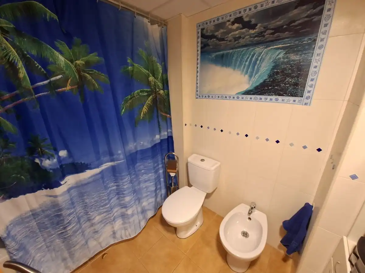 Badezimmer von Erdgeschoss zum Verkauf in Alcanar mit Terrasse, Möbliert und Gemeinschaftspool