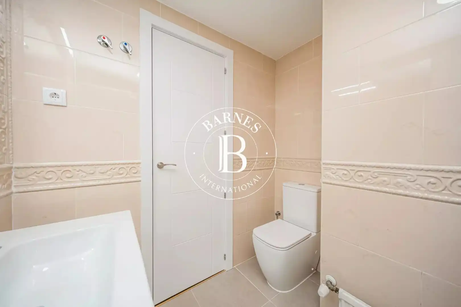 Bathroom of Flat for rent in Madrid  with Air Conditioner, Heating and Terrace