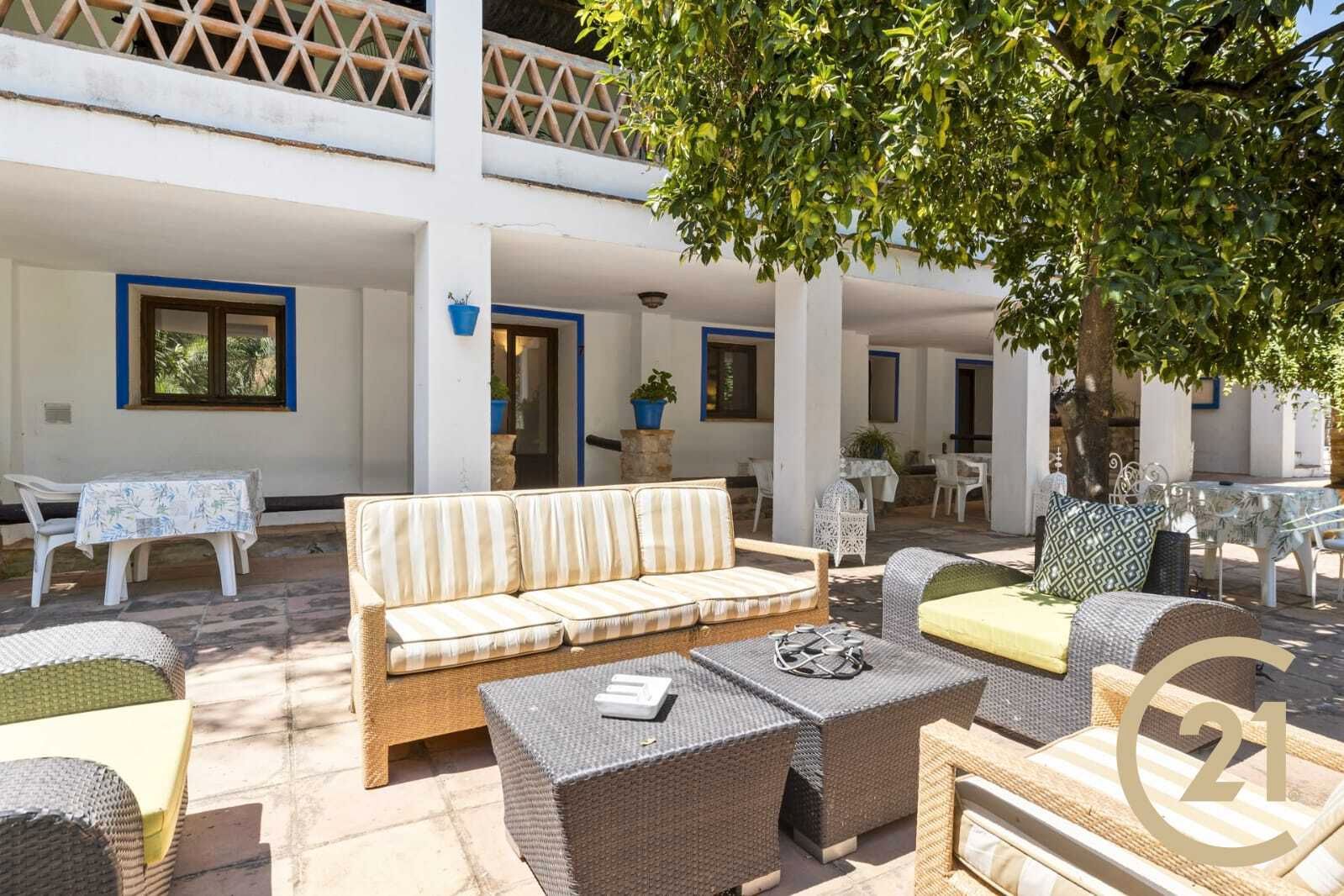 Terrassa de Casa o xalet en venda en Cortes de la Frontera amb Calefacció, Jardí privat i Terrassa