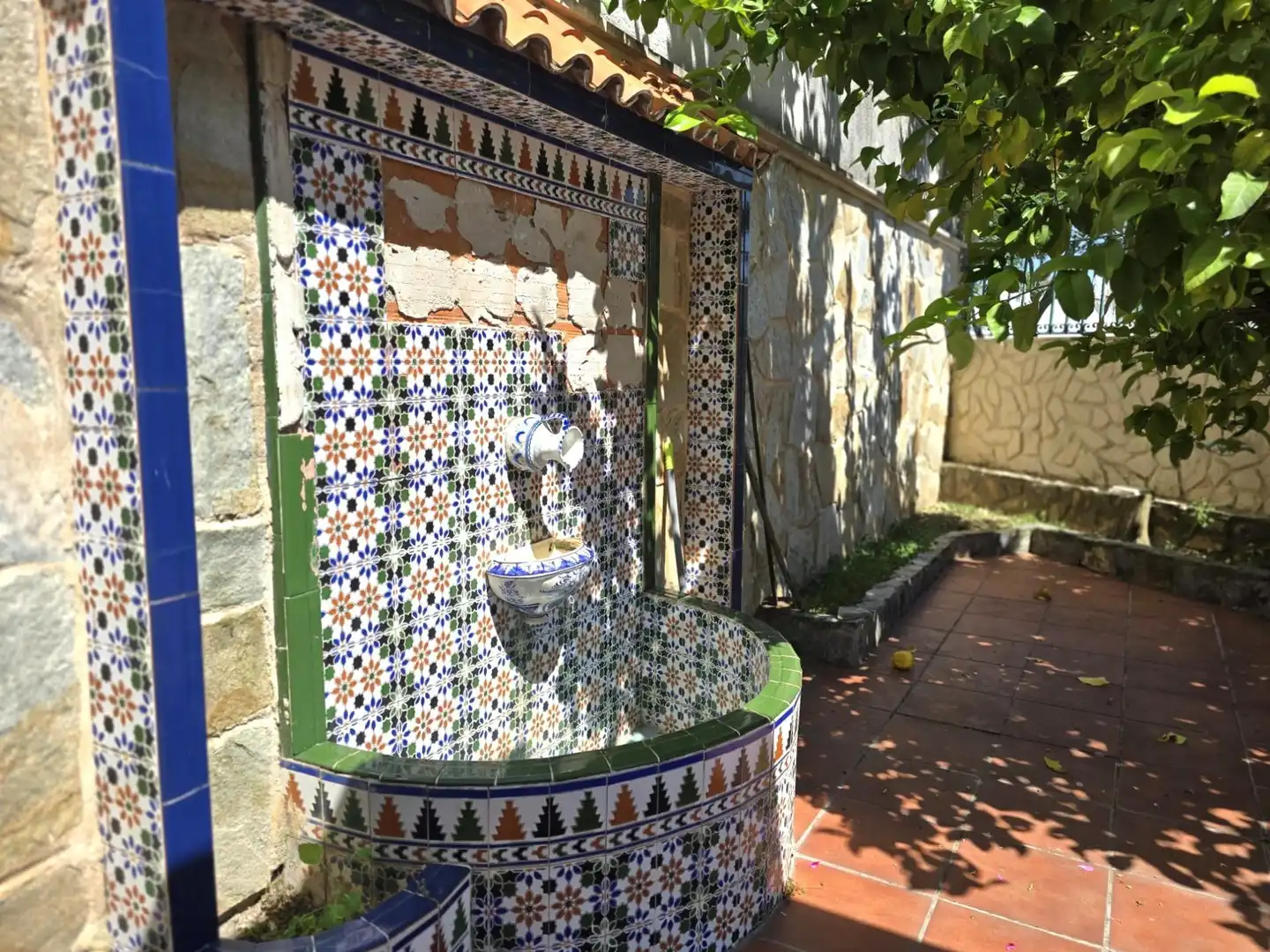Houses for sale in Calle ALVARO DE HINOJOSA, Miralvalle - Av. Virgen del Puerto - La Data