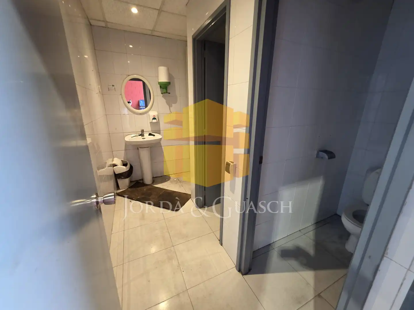 Baño de Nave industrial de alquiler en Casablanca