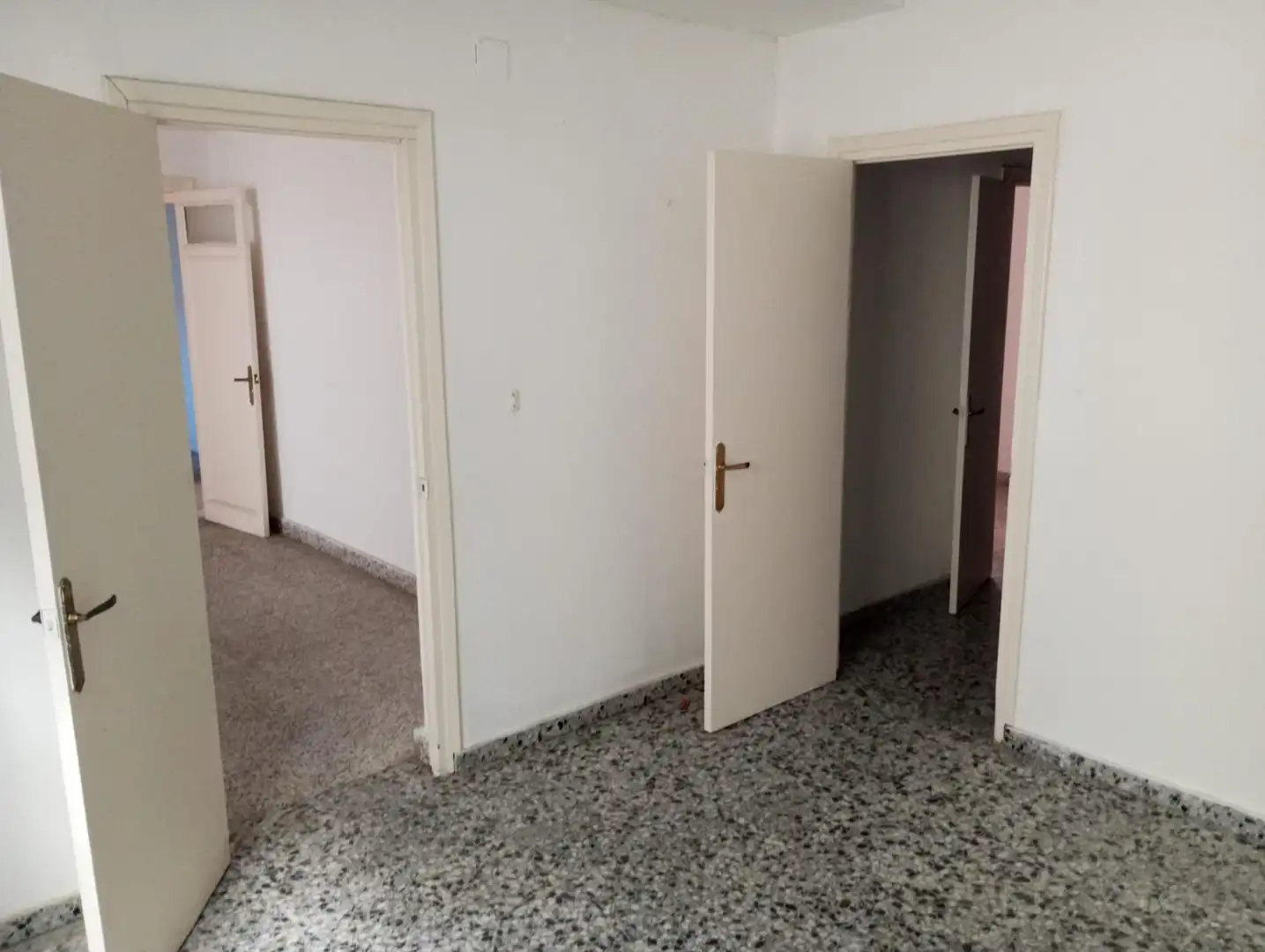Wohnung zum Verkauf in Algeciras mit Terrasse und Balkon