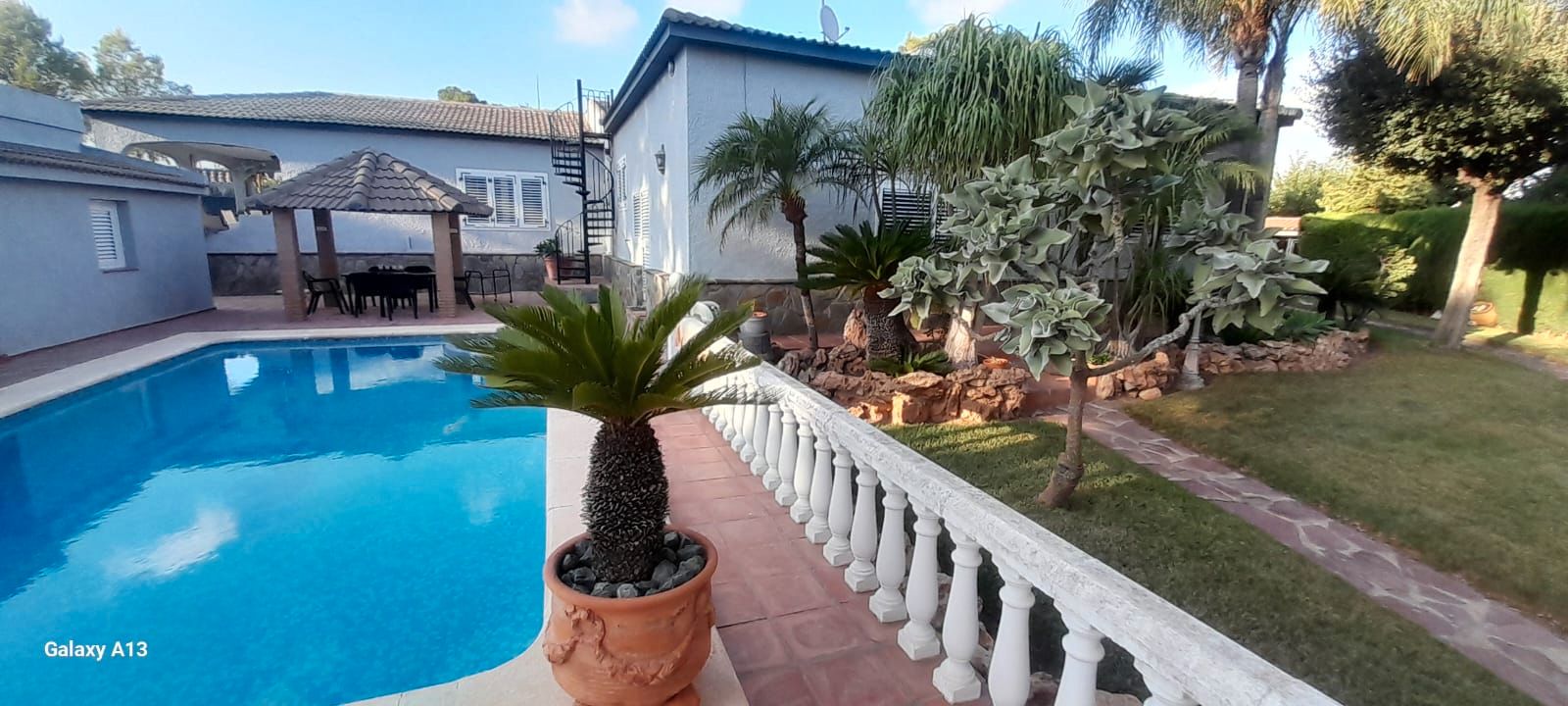 Piscina de Casa o xalet en venda en Paterna amb Aire condicionat, Calefacció i Jardí privat
