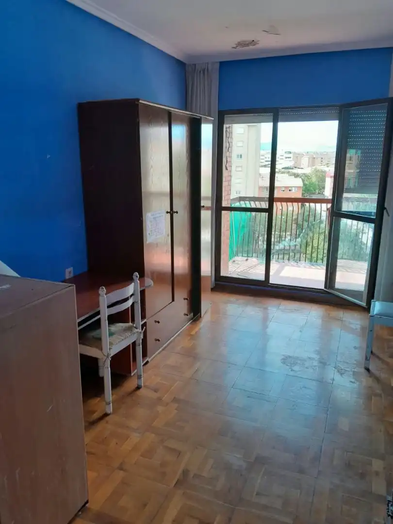 Dormitori de Pis en venda en  Logroño amb Balcó
