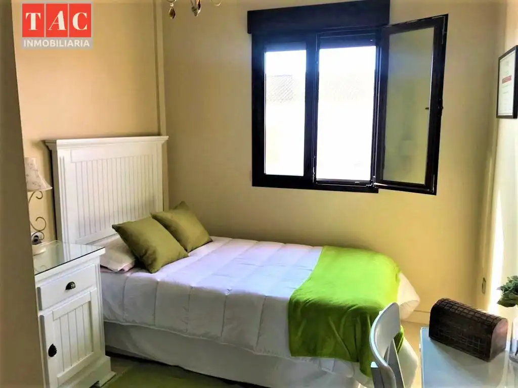 Detached homes for sale in Lepe
