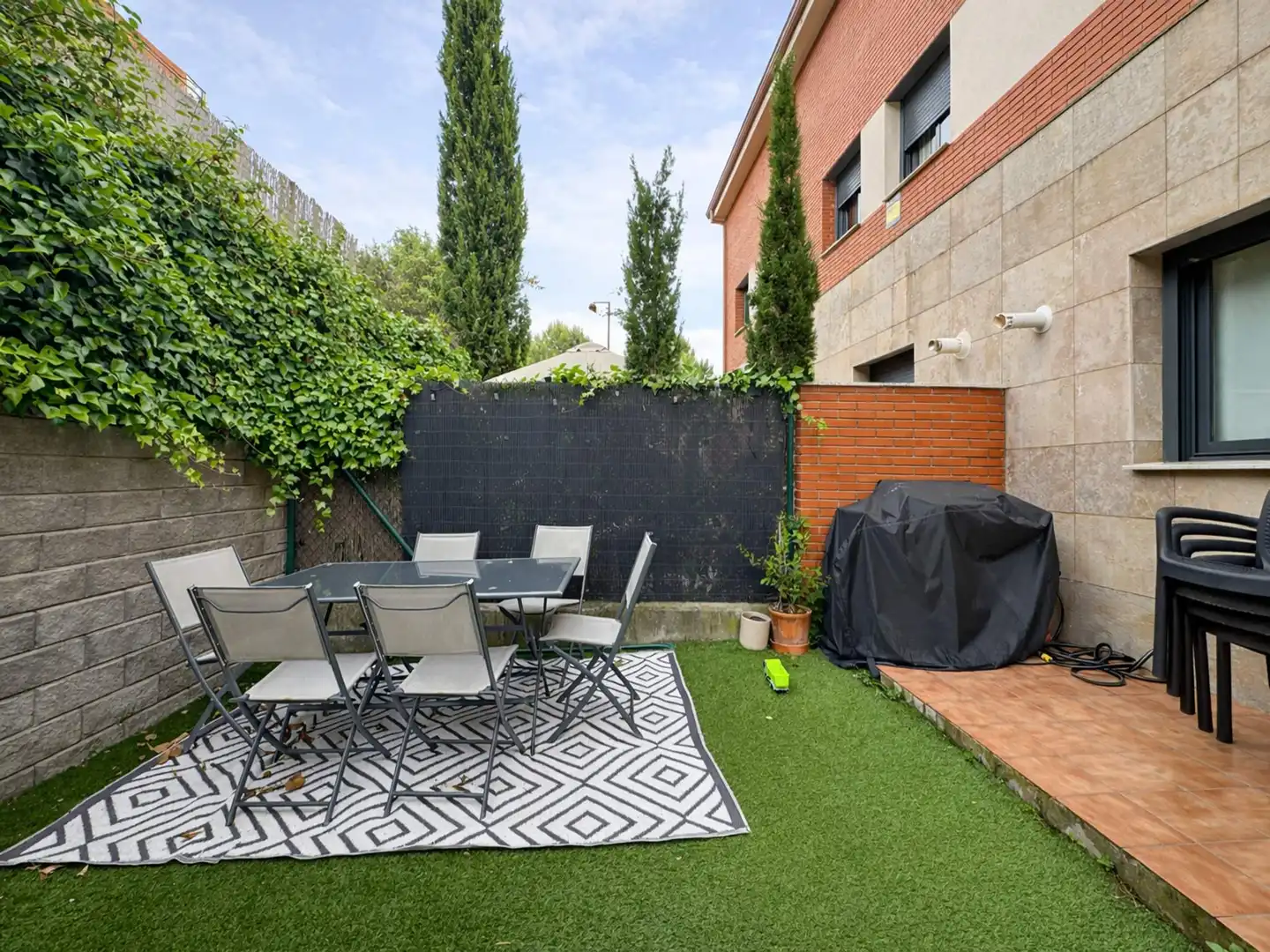Terrassa de Casa adosada en venda en Sant Esteve Sesrovires amb Aire condicionat, Calefacció i Jardí privat