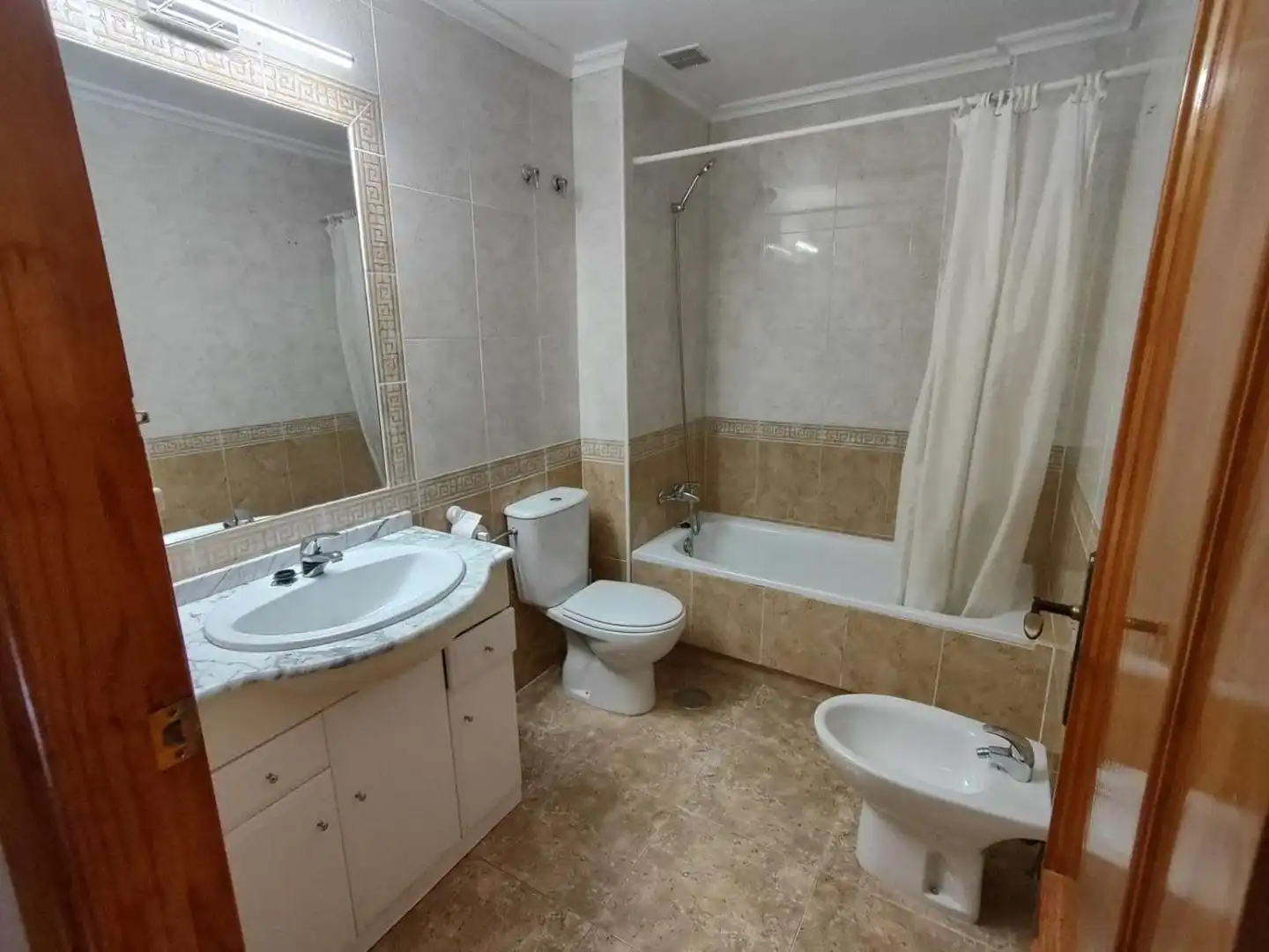 Bany de Apartament en venda en Orihuela amb Aire condicionat, Jardí privat i Terrassa