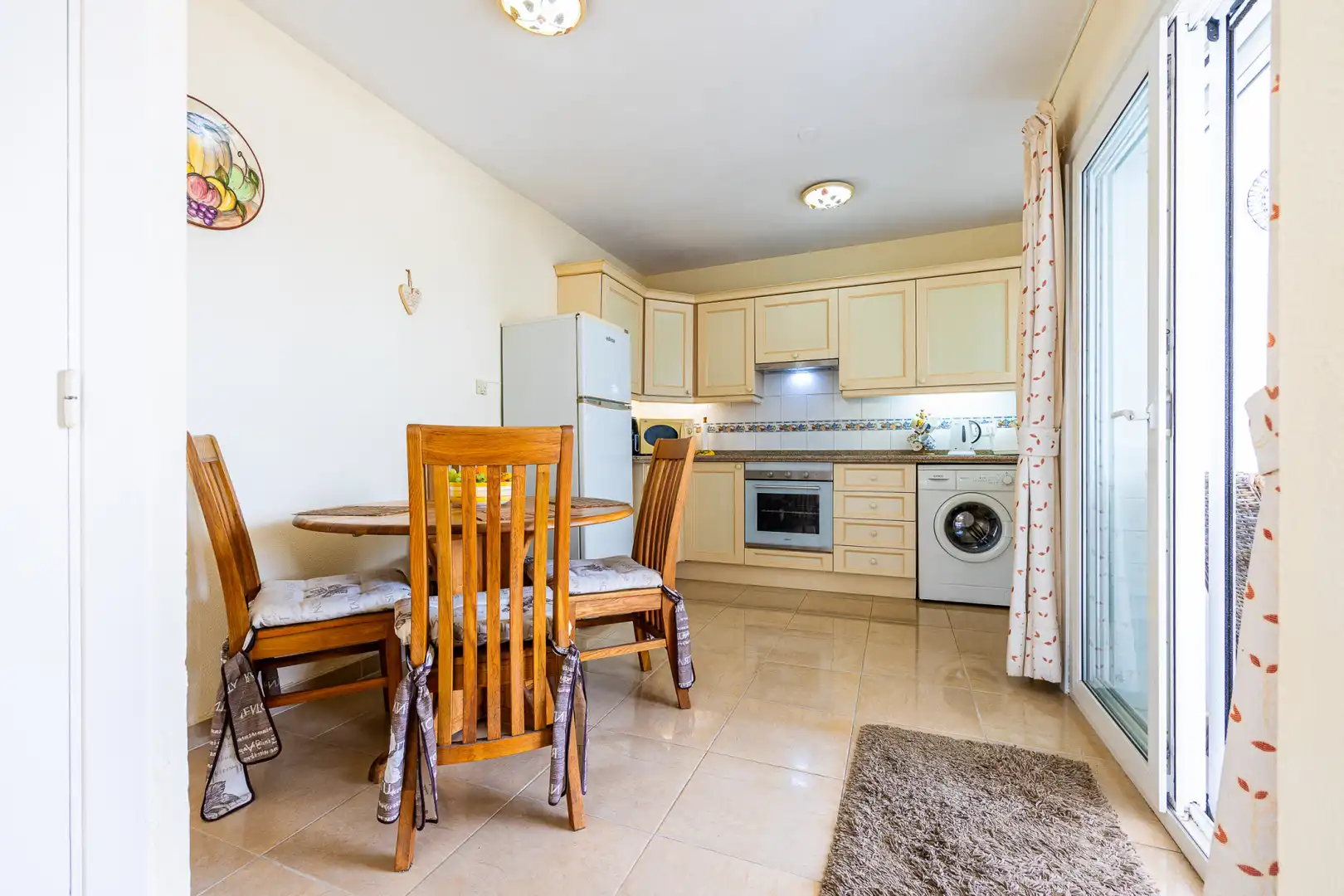 Küche von Einfamilien-Reihenhaus zum Verkauf in Mijas mit Klimaanlage, Terrasse und Schwimmbad