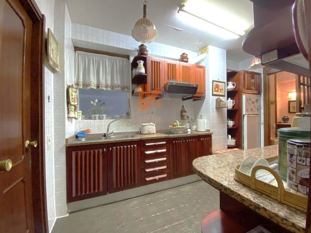 Kitchen of Flat for sale in Santiago de Compostela 