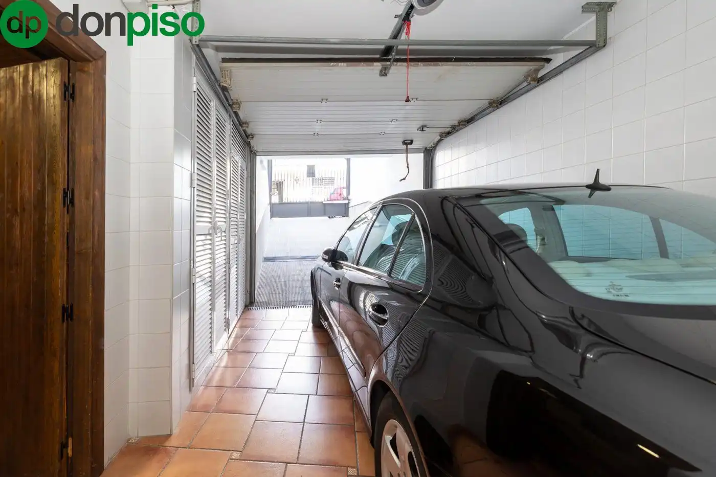 Parking of Houses for sale in Granada  with Air Conditioner, Heating and Terrace