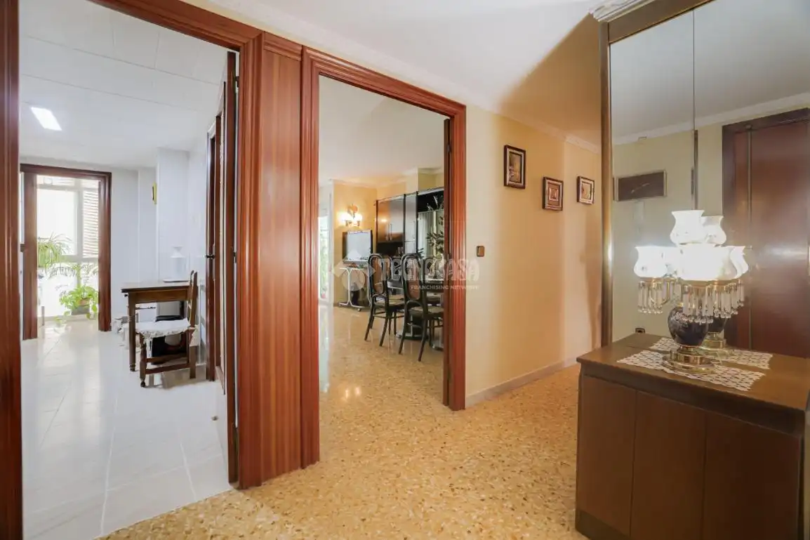 Piso en venta en Montcada i Reixac con Balcón
