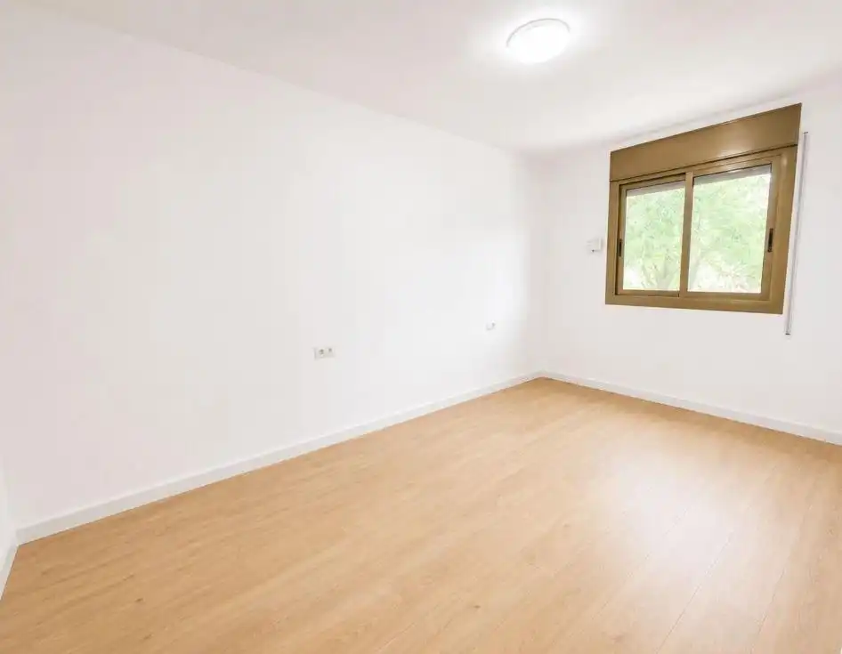 Habitación de Planta baja en venta en Mataró con Parquet
