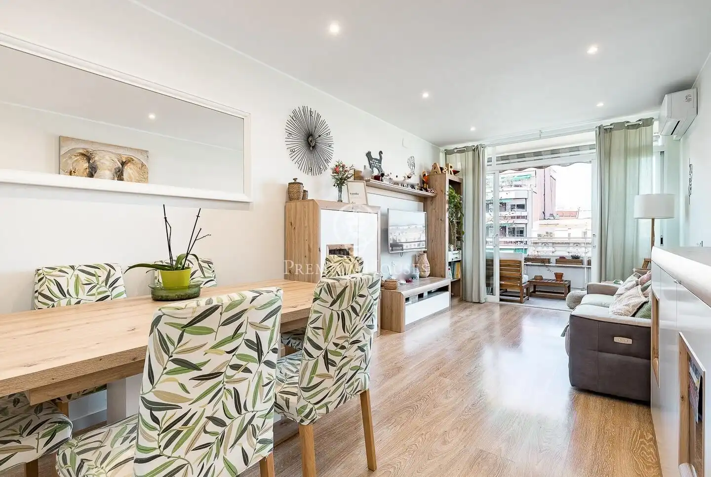 Sala de estar de Piso en venta en Barcelona con Aire acondicionado, Calefacción y Balcón