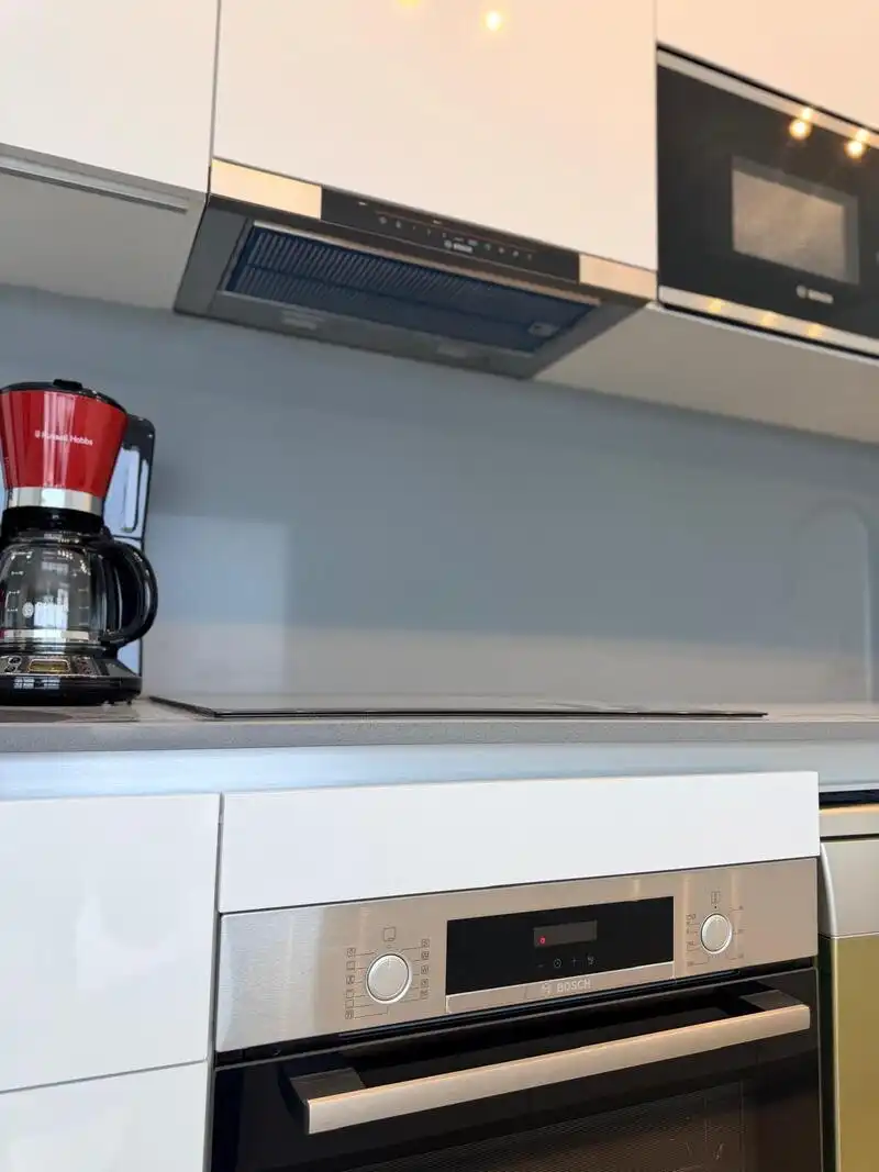 Cuina de Apartament de lloguer en Estepona amb Aire condicionat, Calefacció i Terrassa