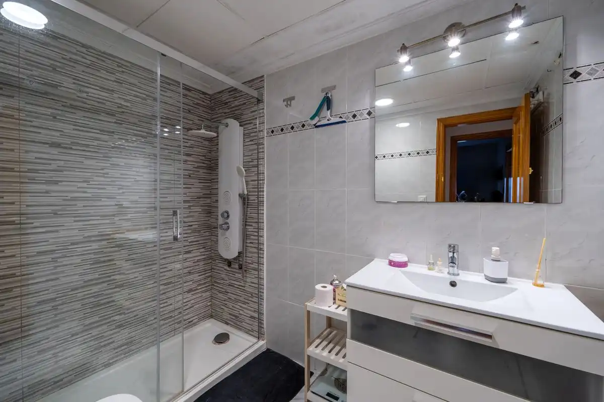 Flat with lift for sale in Avinguda de València, imagen 7