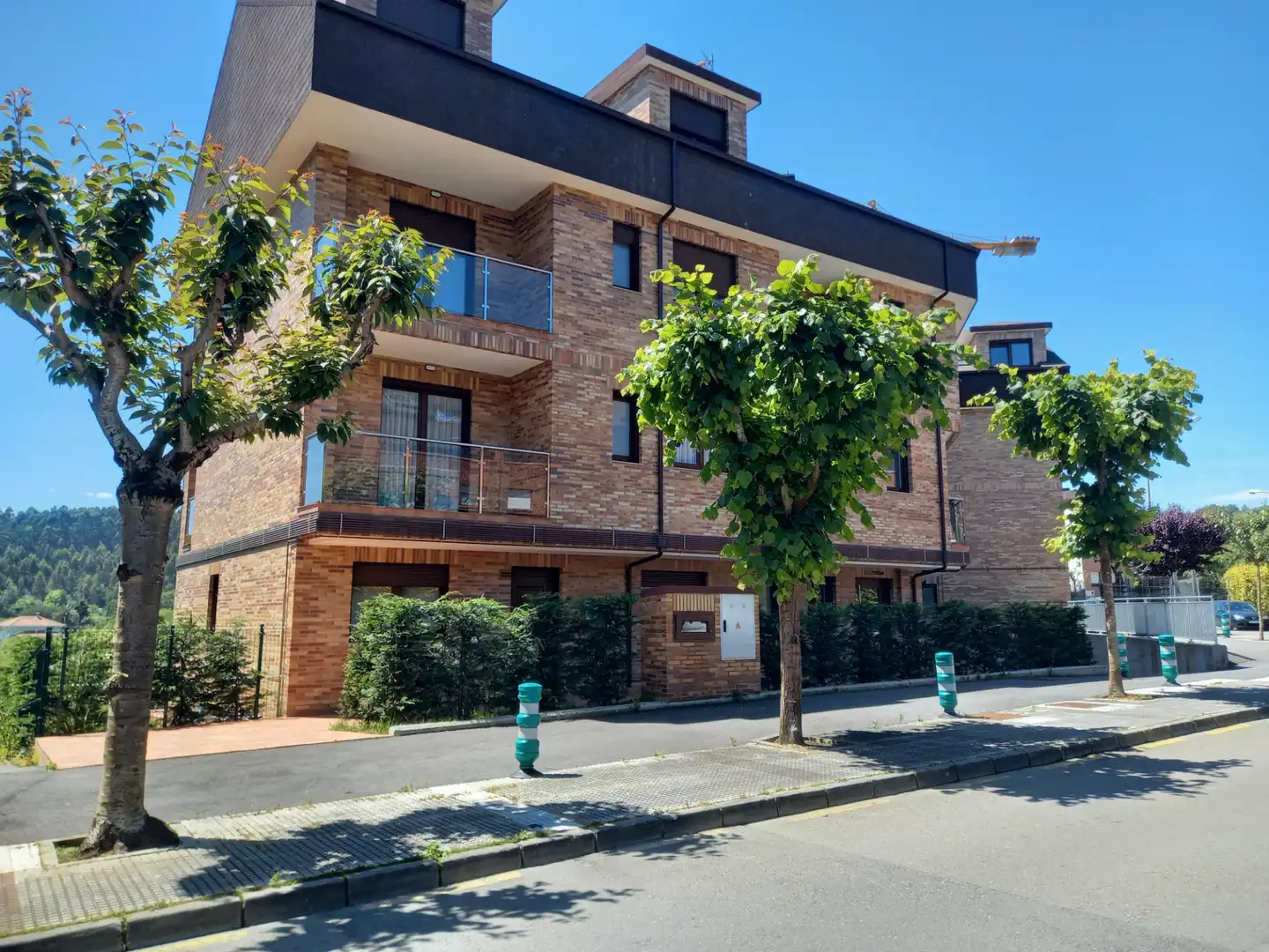 Vista exterior de Pis en venda en Castrillón amb Calefacció, Terrassa i Traster