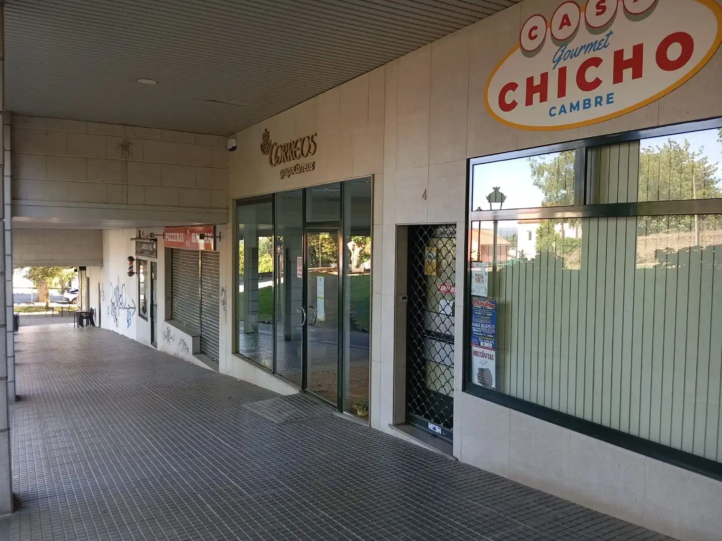 Commercial properties for rent in Cambre   with Furnished
