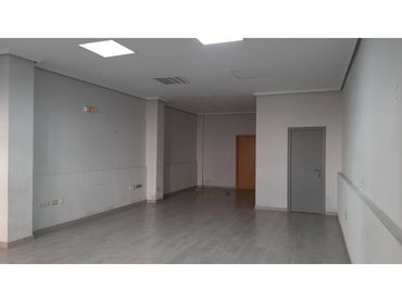 Local comercial en alquiler en Avenida Jaume I